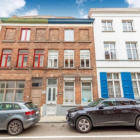 Town House With View Over The 3 Towers Of Brujas Exterior foto