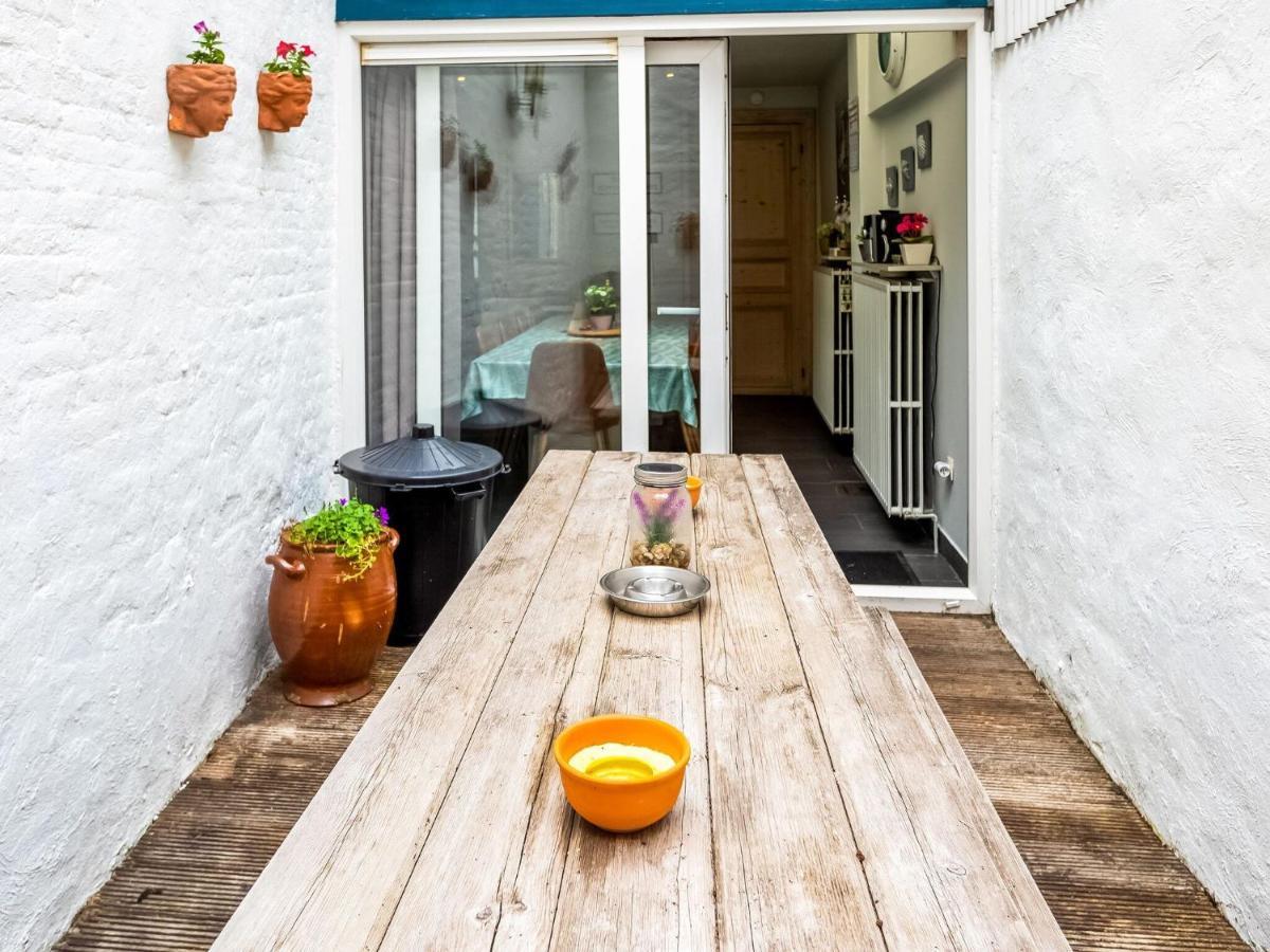 Town House With View Over The 3 Towers Of Brujas Exterior foto